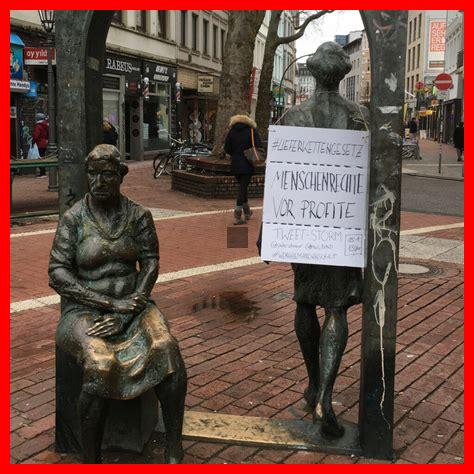 Welche Initiativen unterstützen Frauen in der nachhaltigen Modebranche?