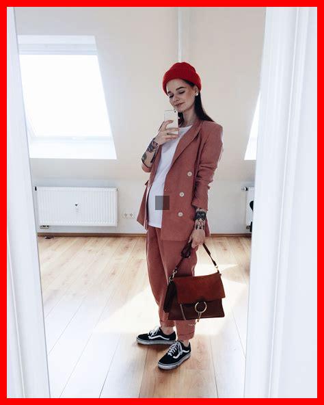 Beige in der Schwangerschaft – wie stylt man chic?