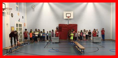 Welche Übungen stärken den Teamzusammenhalt